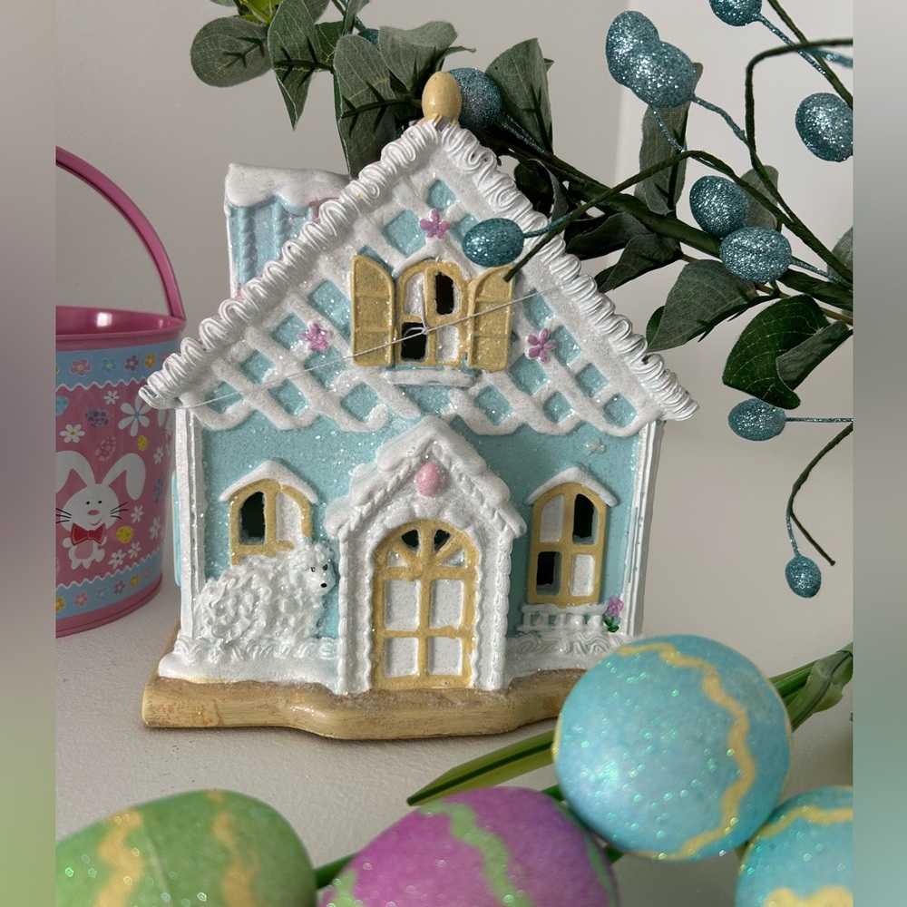 New Light Up 💡Pastel Easter Gingerbread House Cottage Sheep & Eggs Spring Decor